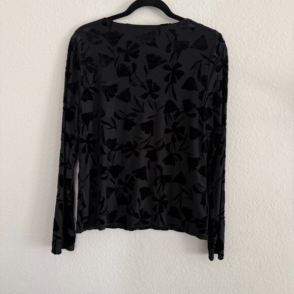 Gorgeous velvet floral sheer lined long sleeve top medium - Picture 3 of 6